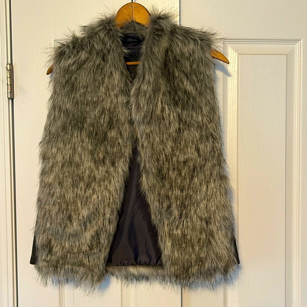 The Limited Faux Fur Vest size XS/S